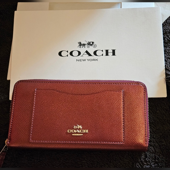 Coach Handbags - Coach Accordion Zip Wallet